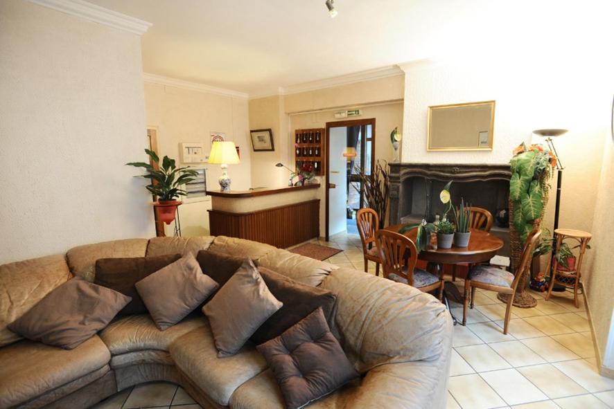 Les Negociants Hotel Pontgibaud Kültér fotó